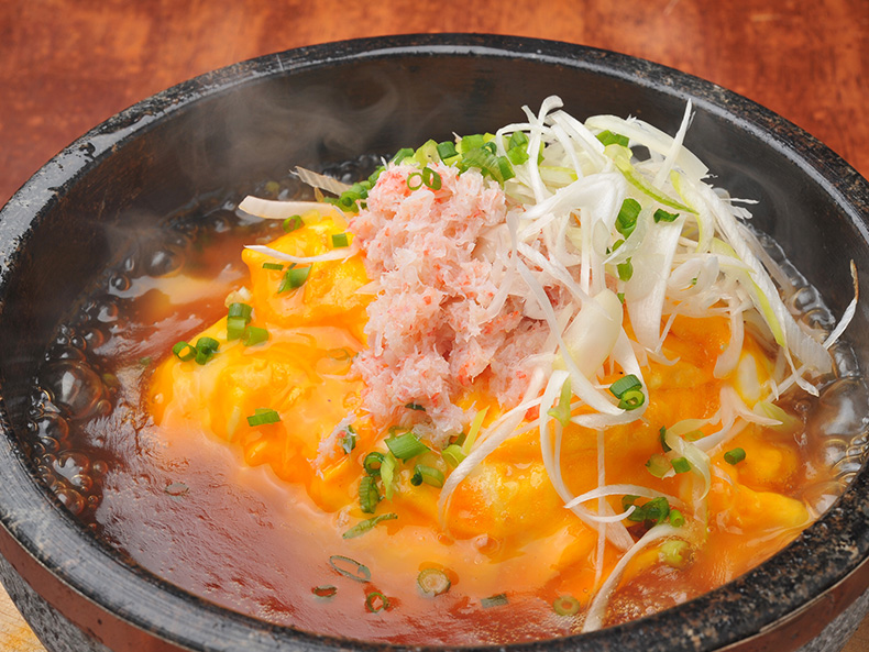 紅ズワイ蟹と玉子のあんかけ石焼