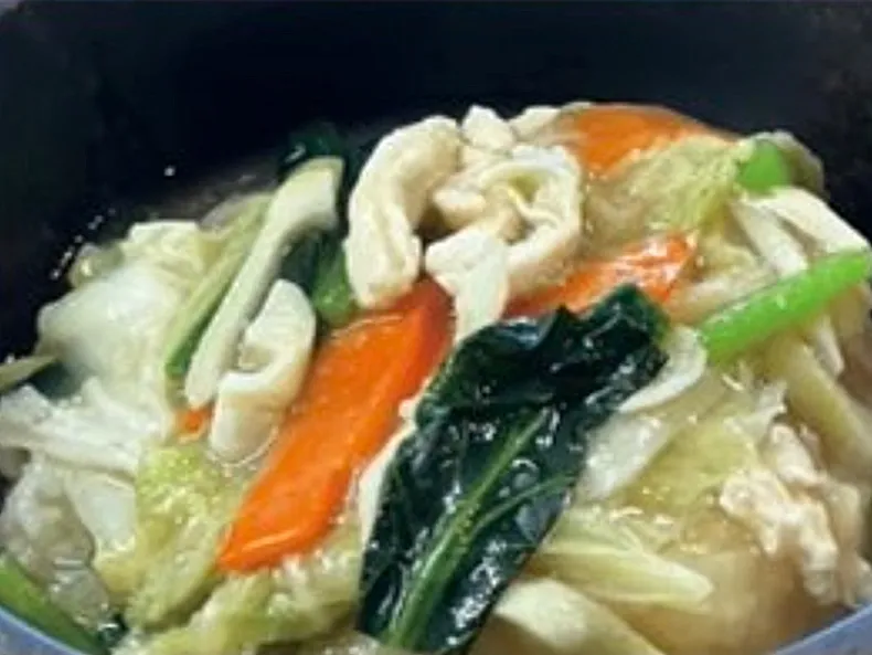 ほぐし鶏とたっぷり野菜の五目あんかけ石焼