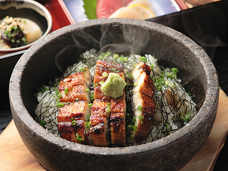 名古屋名物 石焼うなぎのひつまぶし